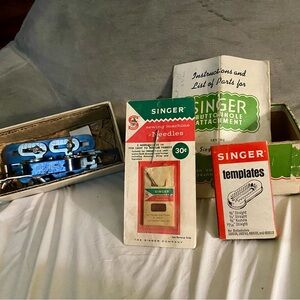 Singer Sewing Machine Accessories Set - Blue and Red